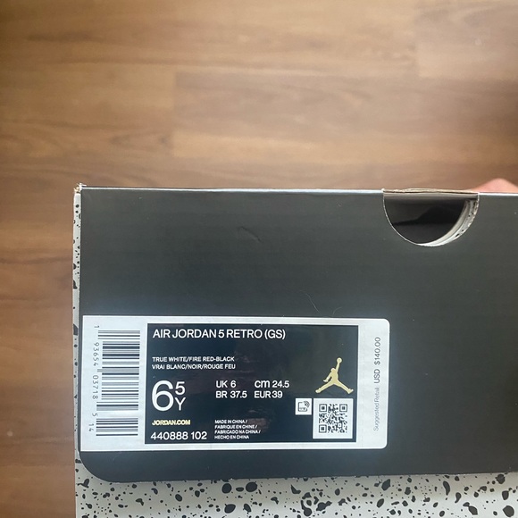 Jordan 5s 6.5 - Picture 6 of 6